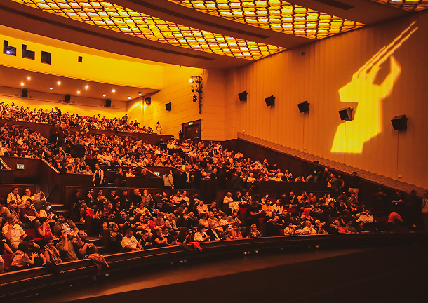 cinema com simbolo motelx