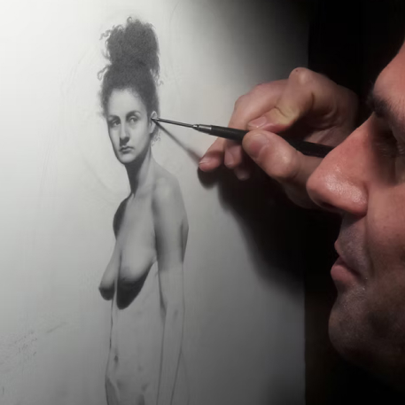 pessoa a desenhar figura humana